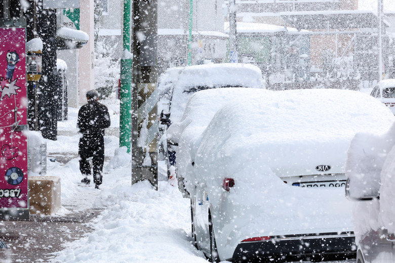 눈 쌓인 상태서 밤사이 기온 떨어져"...